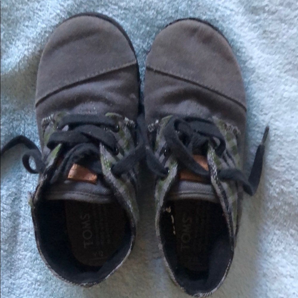 Toms kids size 12